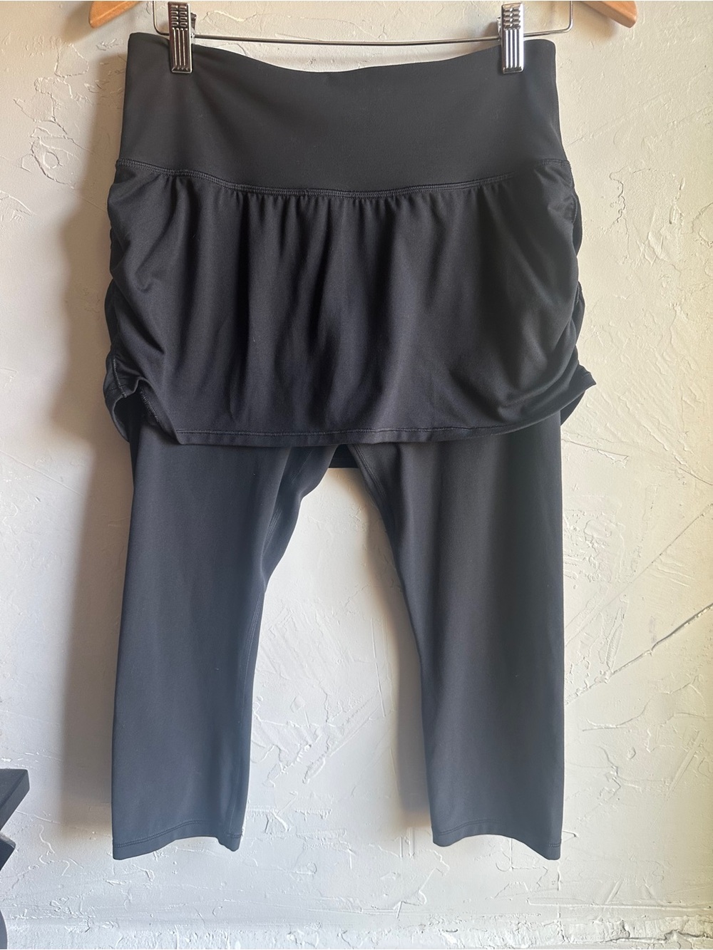 Athleta Elation 2-in-1 Capri Skirt Leggings Black Tennis Running Y2K Sporty M